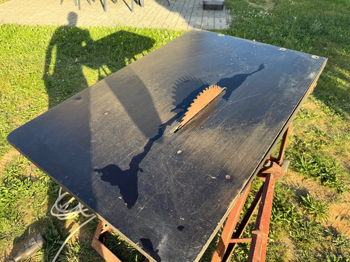 Prodám cirkulárku s kolébkou (+2 kabely), kotoučová pila - 2