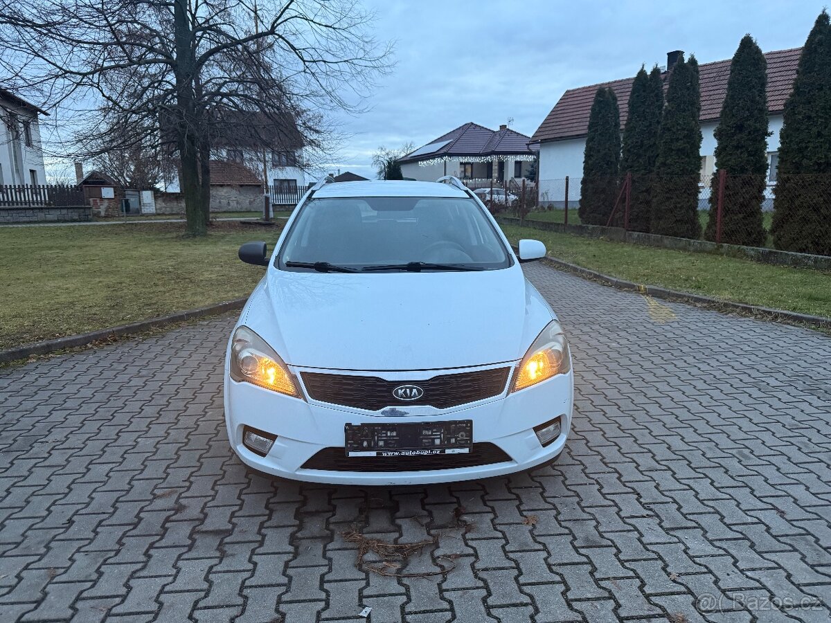 KIA Ceed 1.4 77kW - r.v. 2011 - náhradní díly - 2