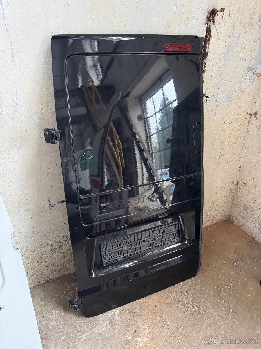 Ford Transit 2005, zadní 5. dveře - 2