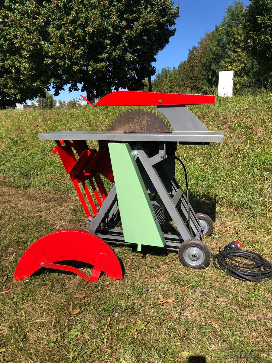 CIRKULÁRKA S KOLÉBKOU - 2