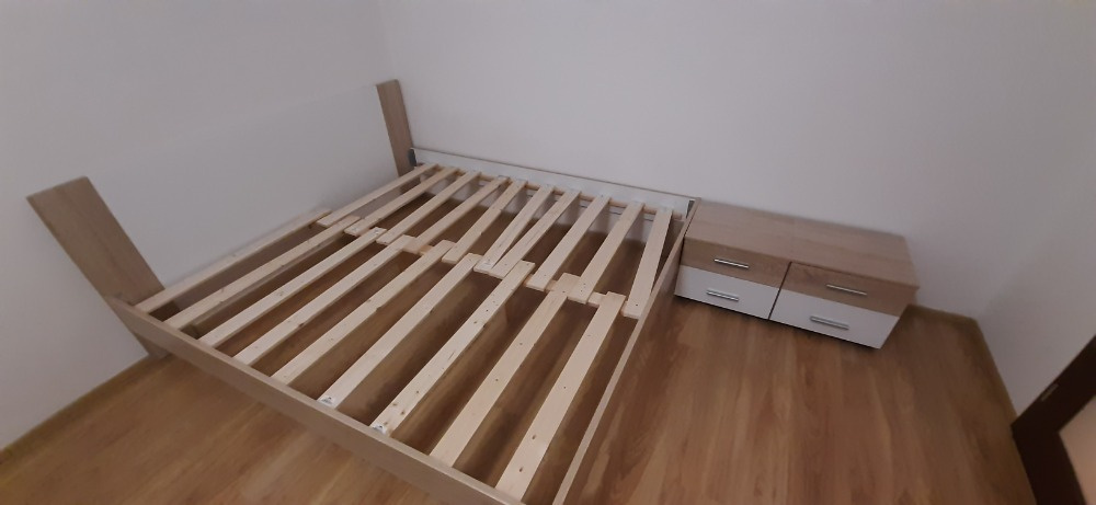 MANŽELSKÁ POSTEL + 2x NOČNÍ STOLKY - 2