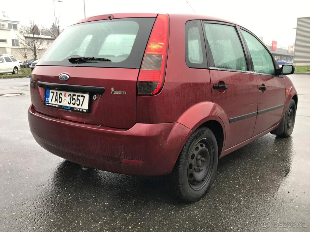 FORD FIESTA 1.6i 2003, 5.dveří, ČR, ZIM.PNEU, NOVÁ STK 2027 - 2