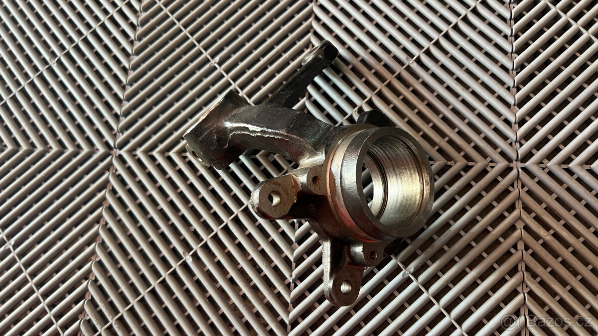 Originální levá přední těhlice škoda felicia nová - 2