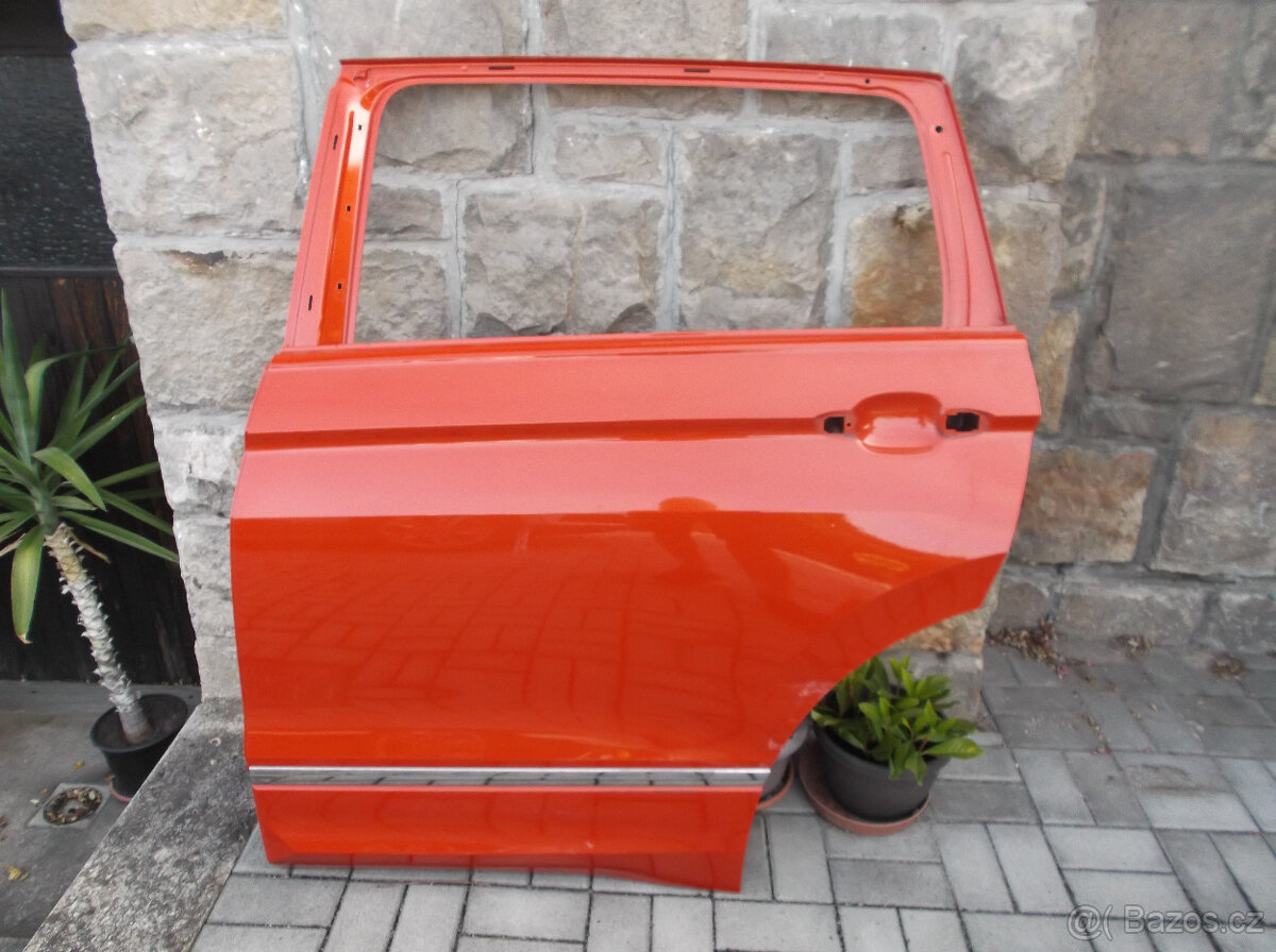 VW TIGUAN 5 A BOČNÍ DVEŘE-ZADNÍ NÁRANÍK A ČELO - 2