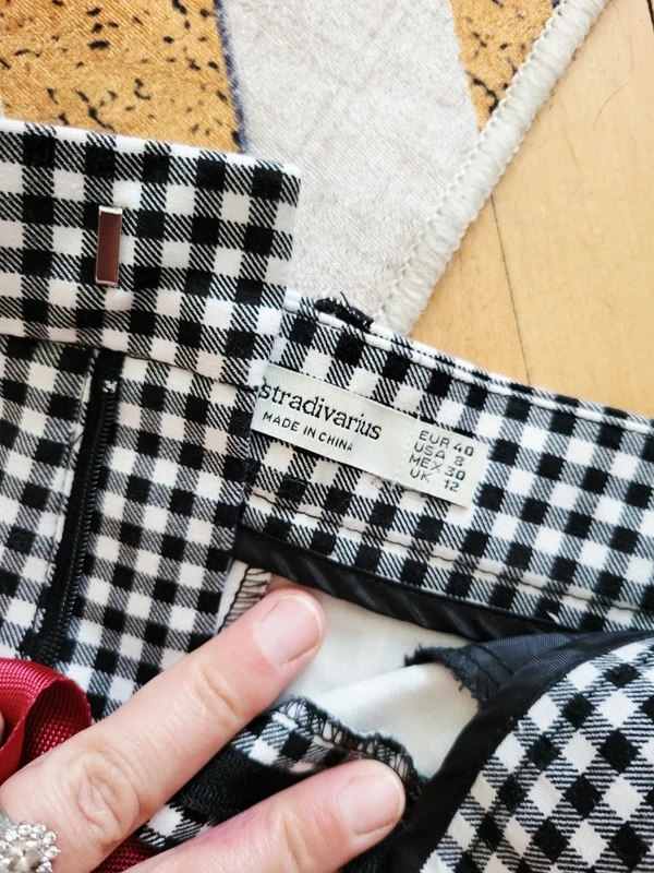 Stradivarius Pevné kvalitní dámské kraťasy vel 40 - 2