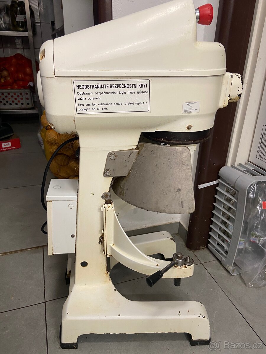 Univerzální kuchyňský robot SPAR SP-200D-B - 2