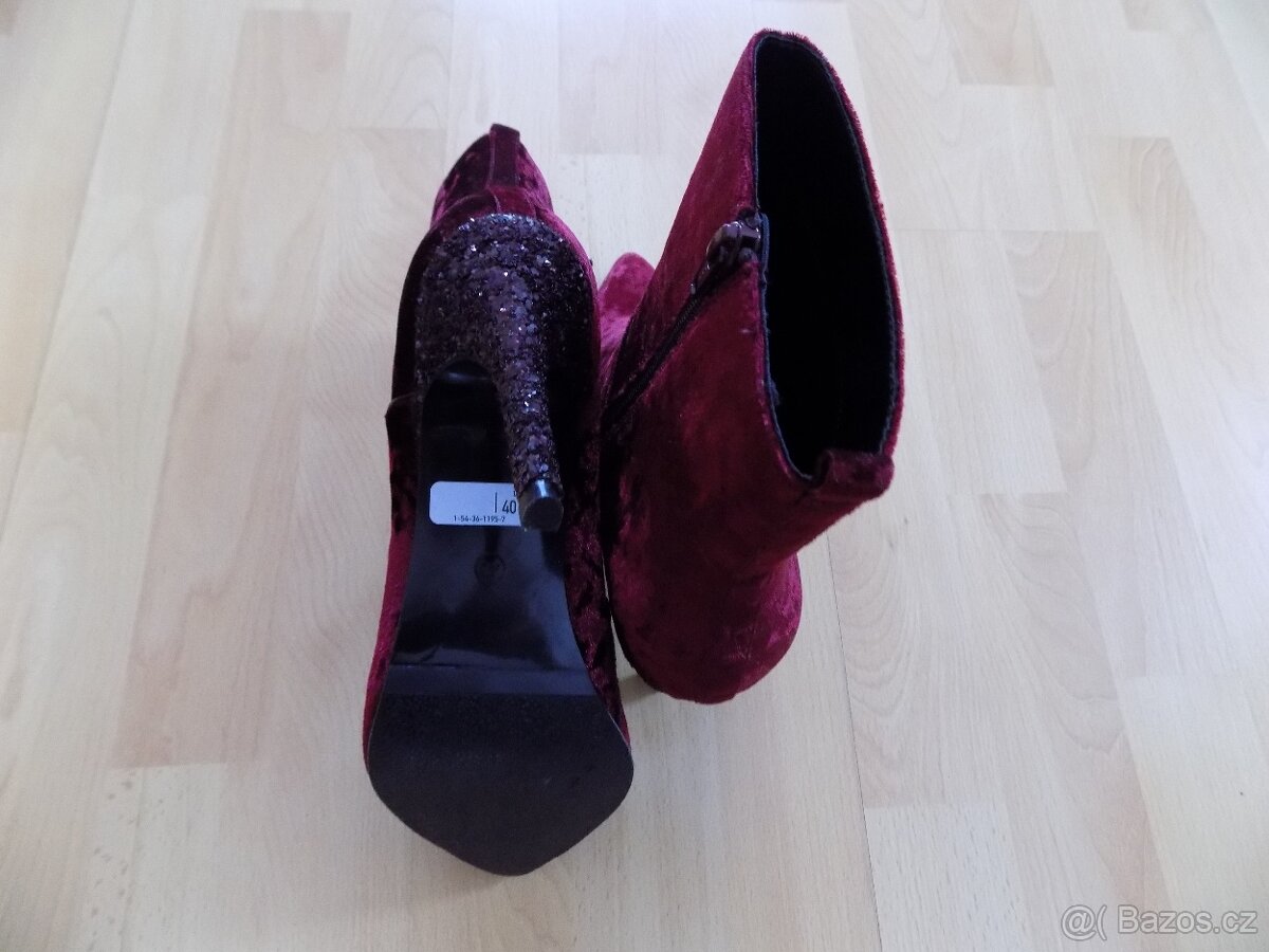dámské luxusní kotníkové boty v.40 nové - 2