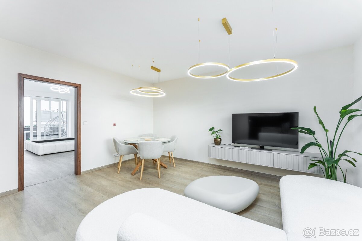 Jídelní set - stůl a židle - 2