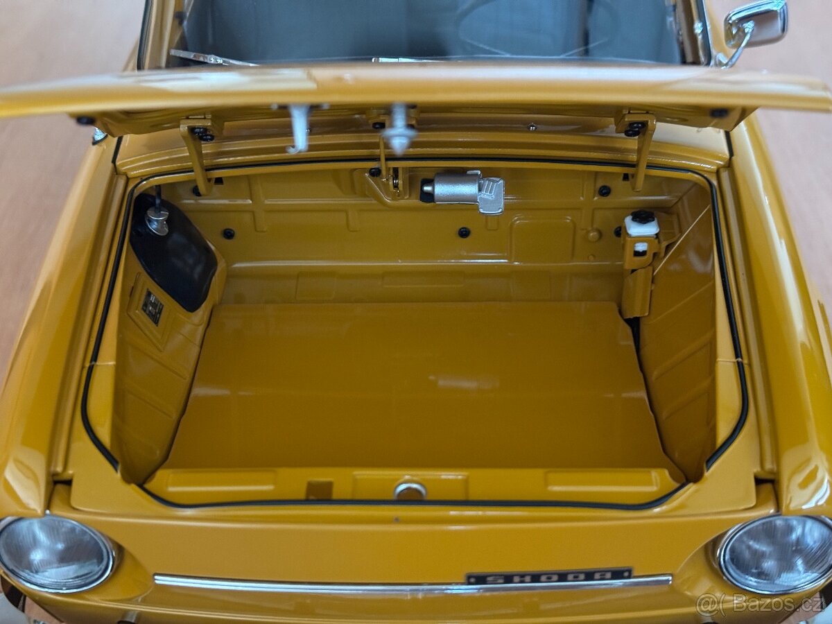 Škoda 100 1:8 DeAgostini kovový model - 2