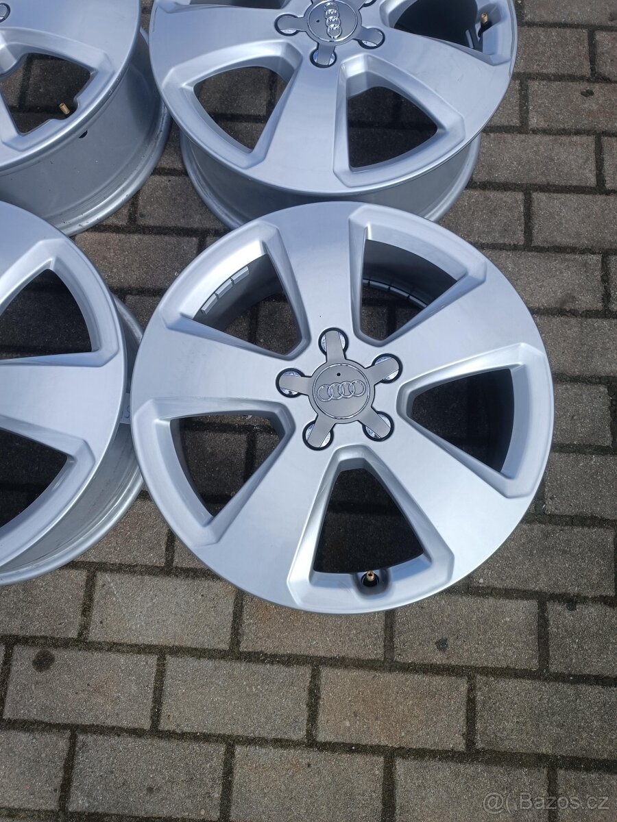 234. Originál Alu kola Audi R17 - 2