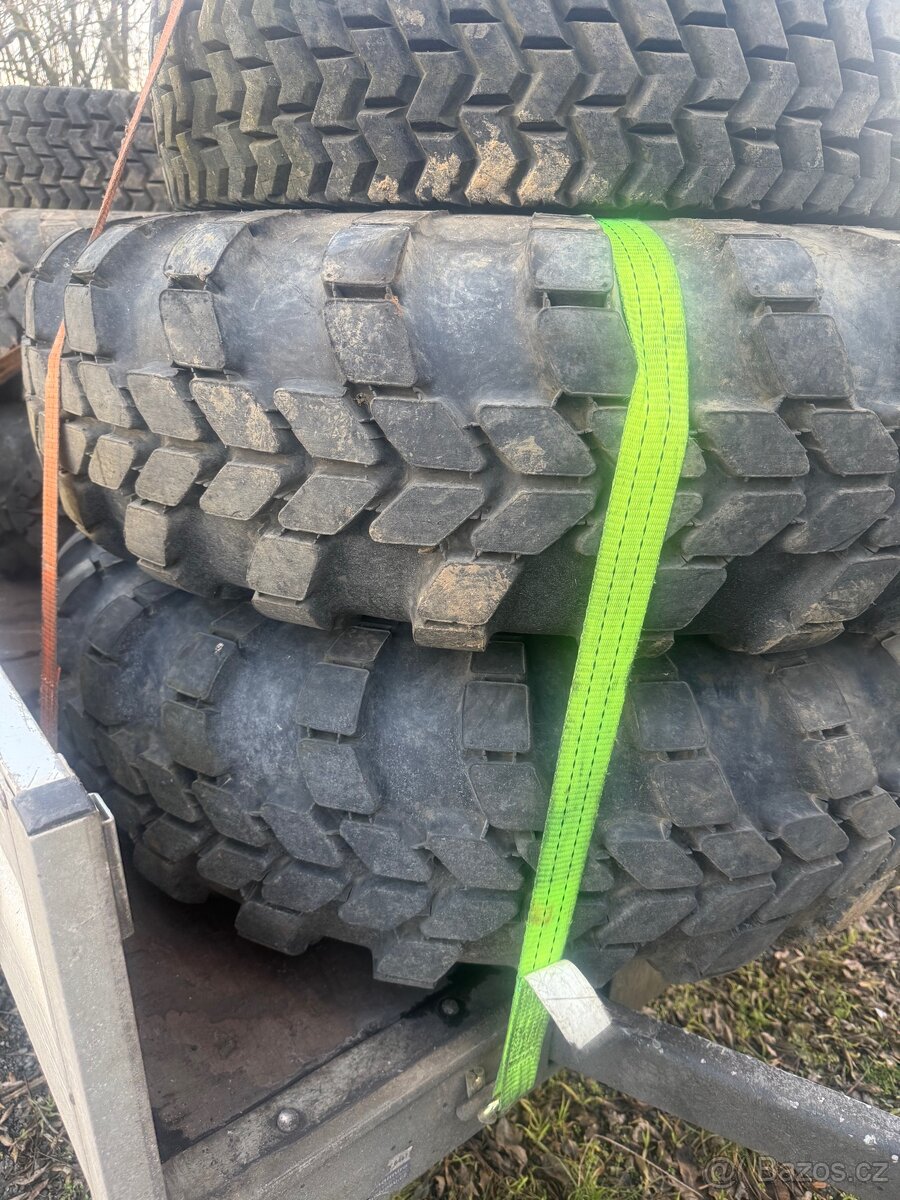 Prodam Pneumatiky+Kola zil131 zil157 gaz66 v3s - 2