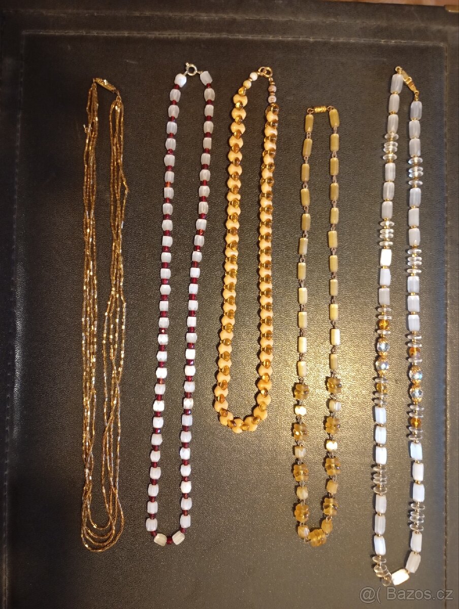Staré náhrdelníky cca 70leta - 2