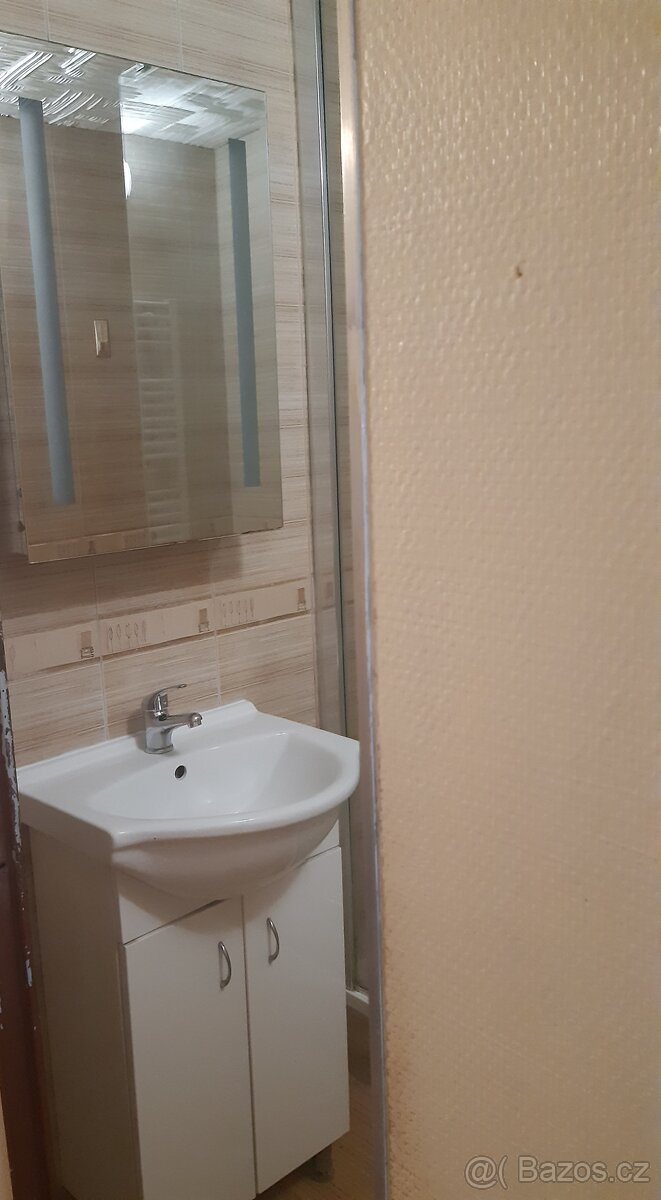 Umývadlo se skříňkou - 2