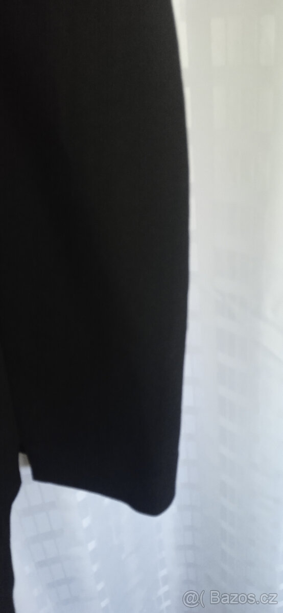 Pouzdrové šaty černé - 2