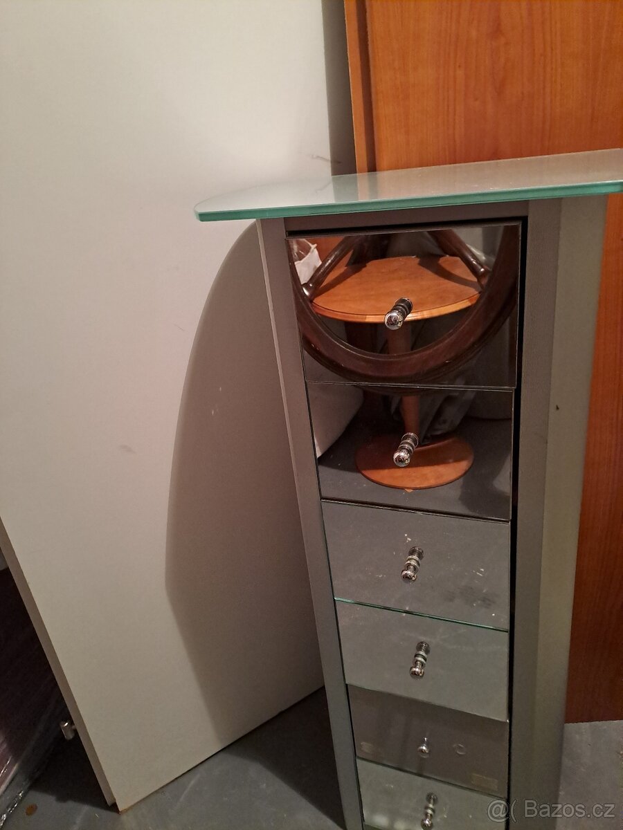 Koupelova skřiňka - 2