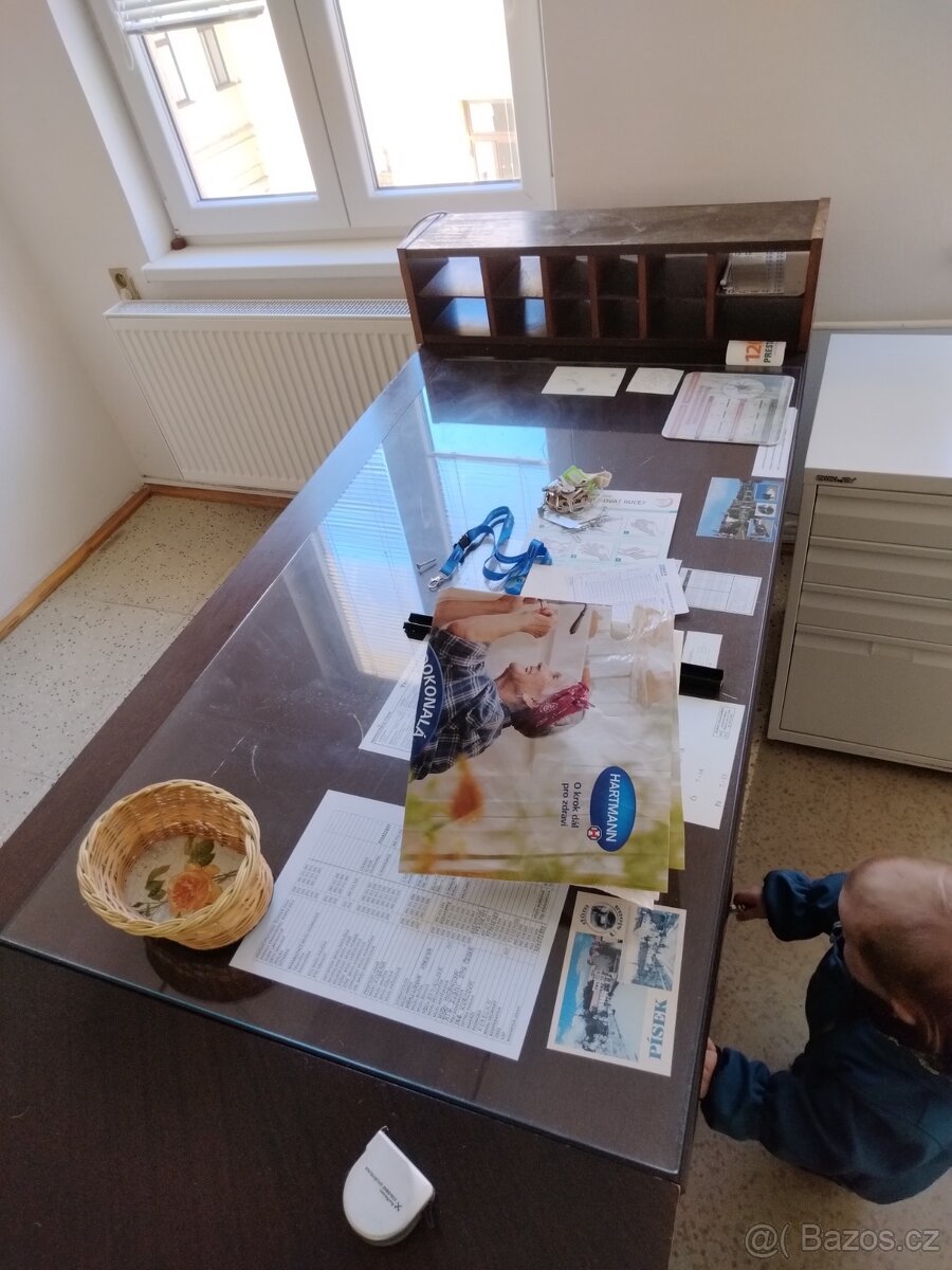 Pracovní psací stůl - 2