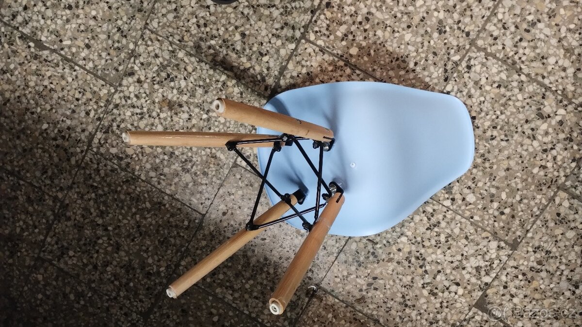 malá dětská židle - 2