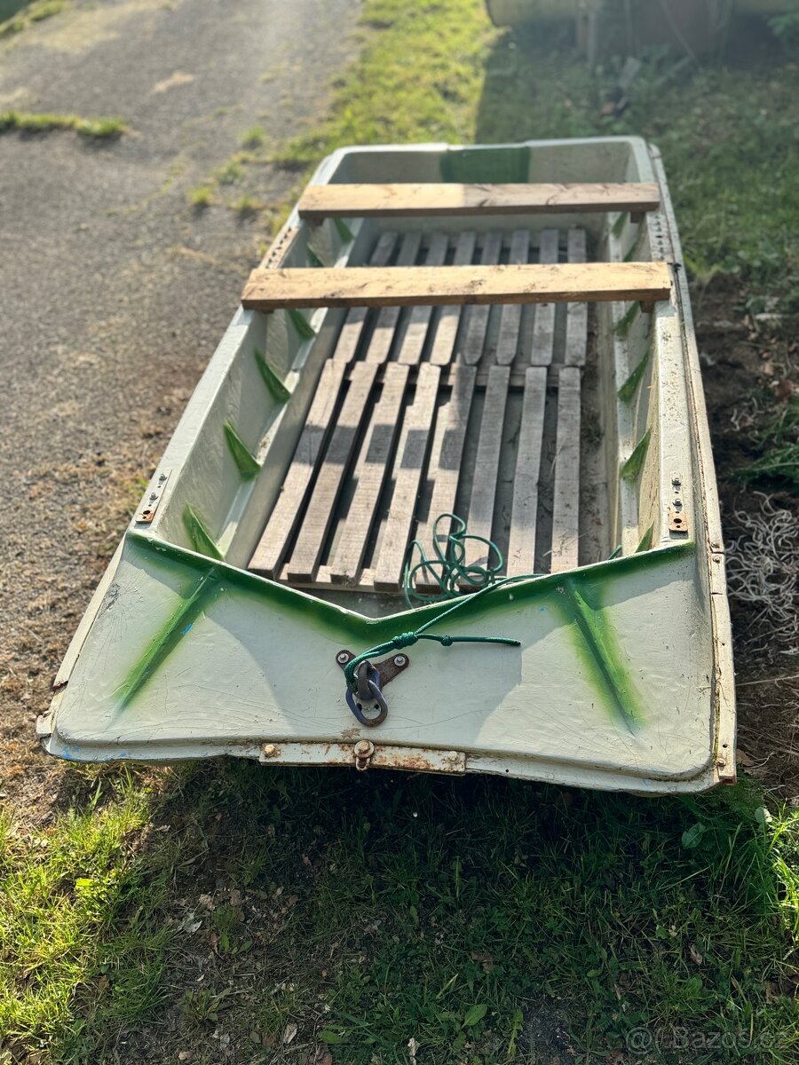Prodám laminátovou rybářskou loď - 2