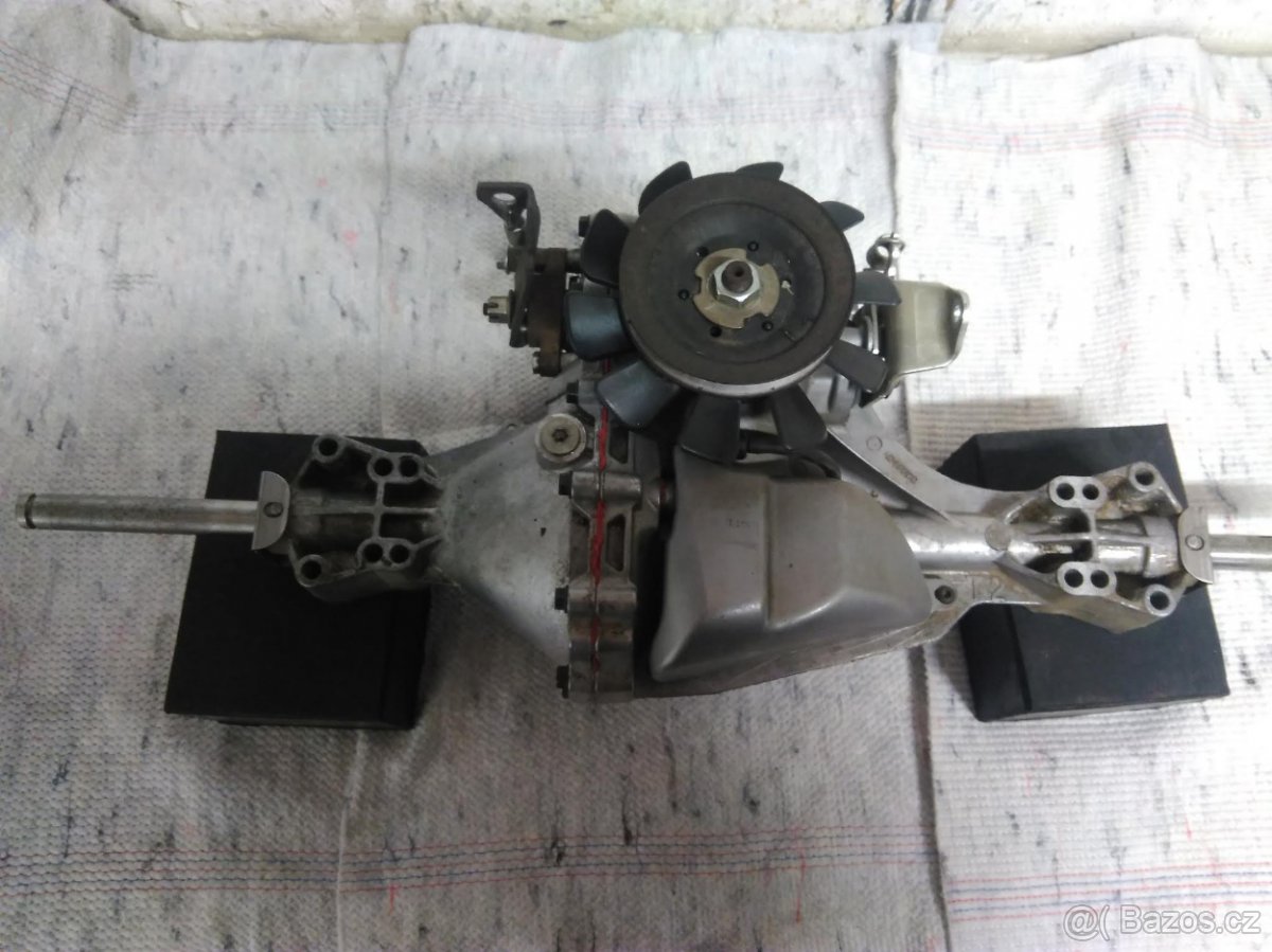 Zahradní traktor: hydrostatická převodovka - 2