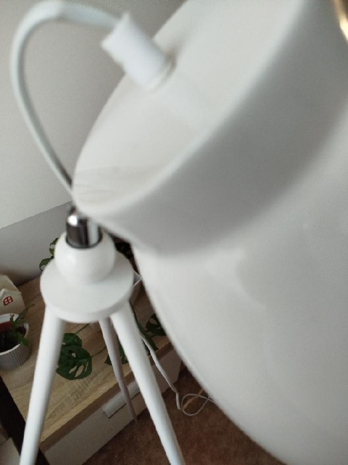 bílá lampa - 2
