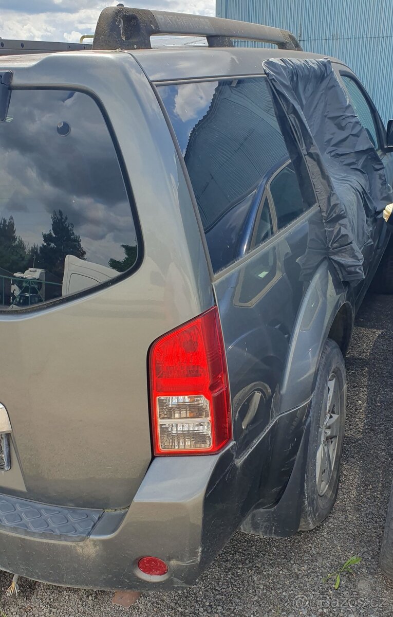 Nissan Pathfinder 2.5dci,rv 2007,manuál,alu,klima,navi - 2
