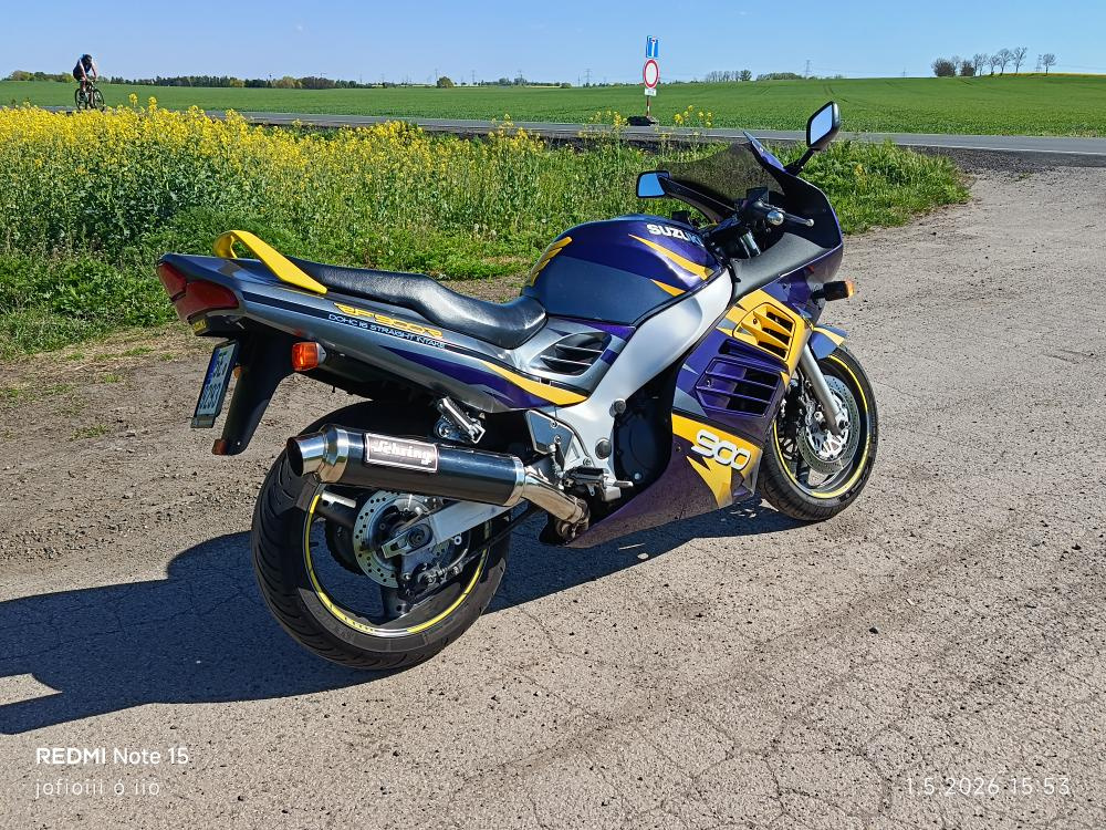Suzuki RF 900 R - 2