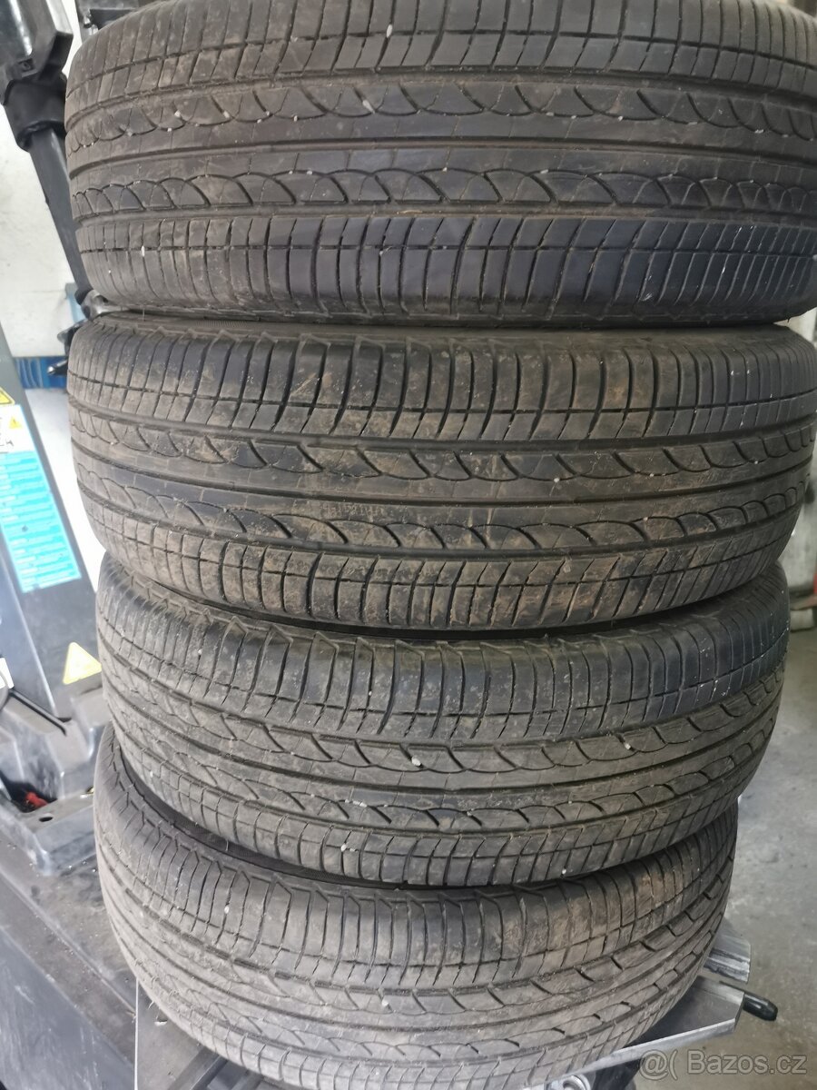 175/65/15 - 2