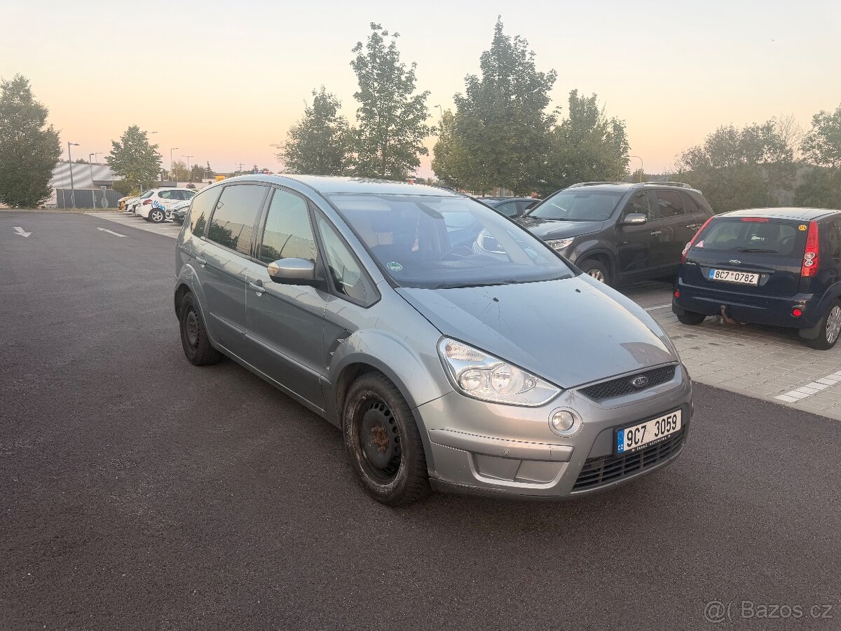 Ford s-max 2.0tdci 103kw 7 míst - 2