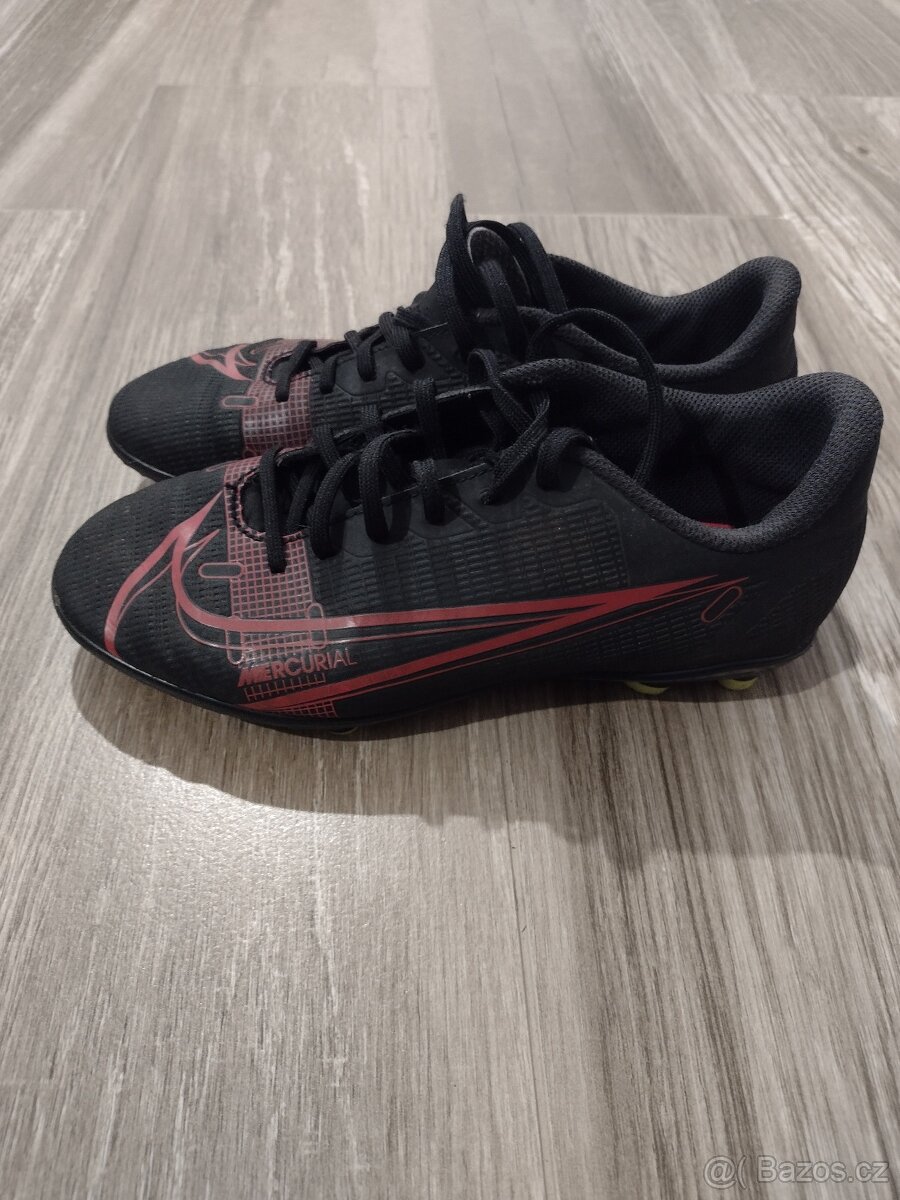 Sálová obuv na fotbal Nike EU 36 - 2