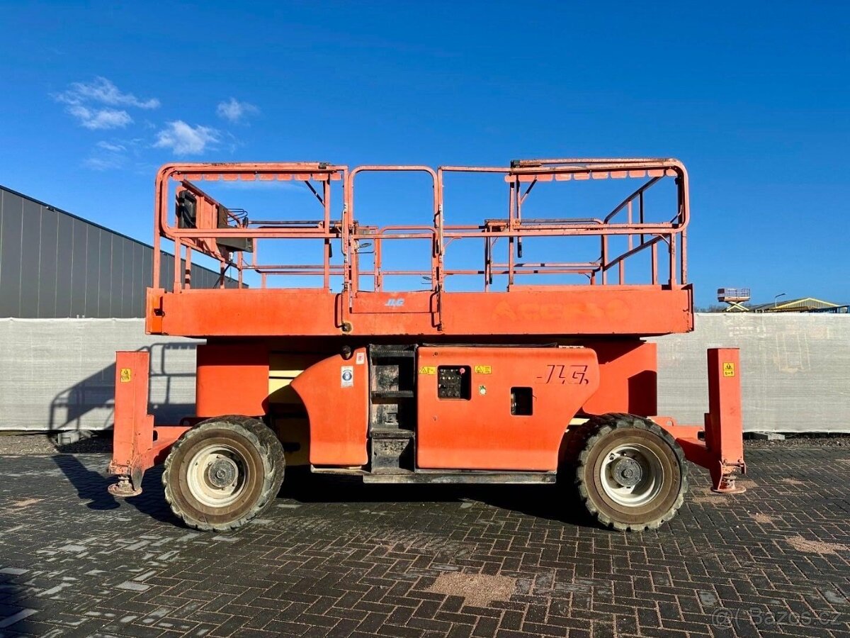 Terénní nůžková plošina JLG 3394 RT - 2