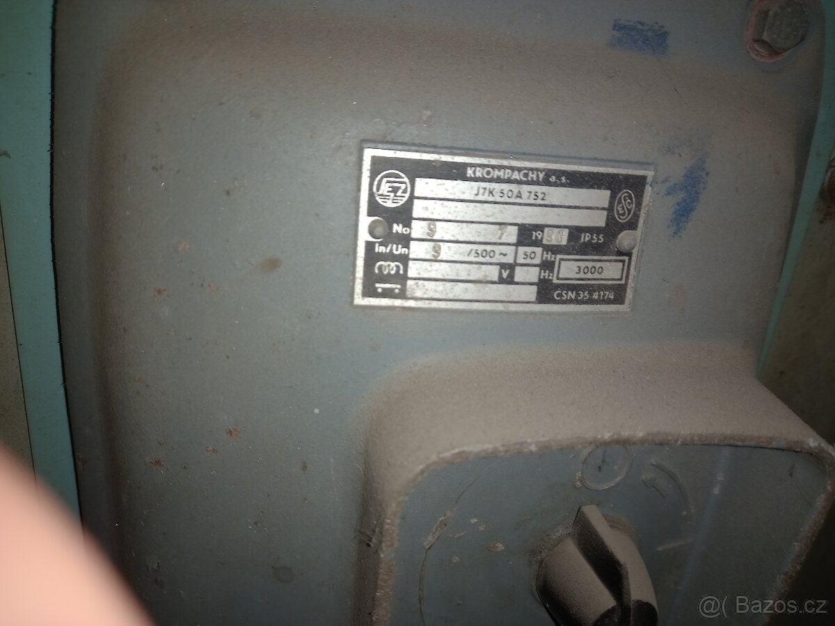 Bruska stojanová dvoukotoučová BK500 - 2