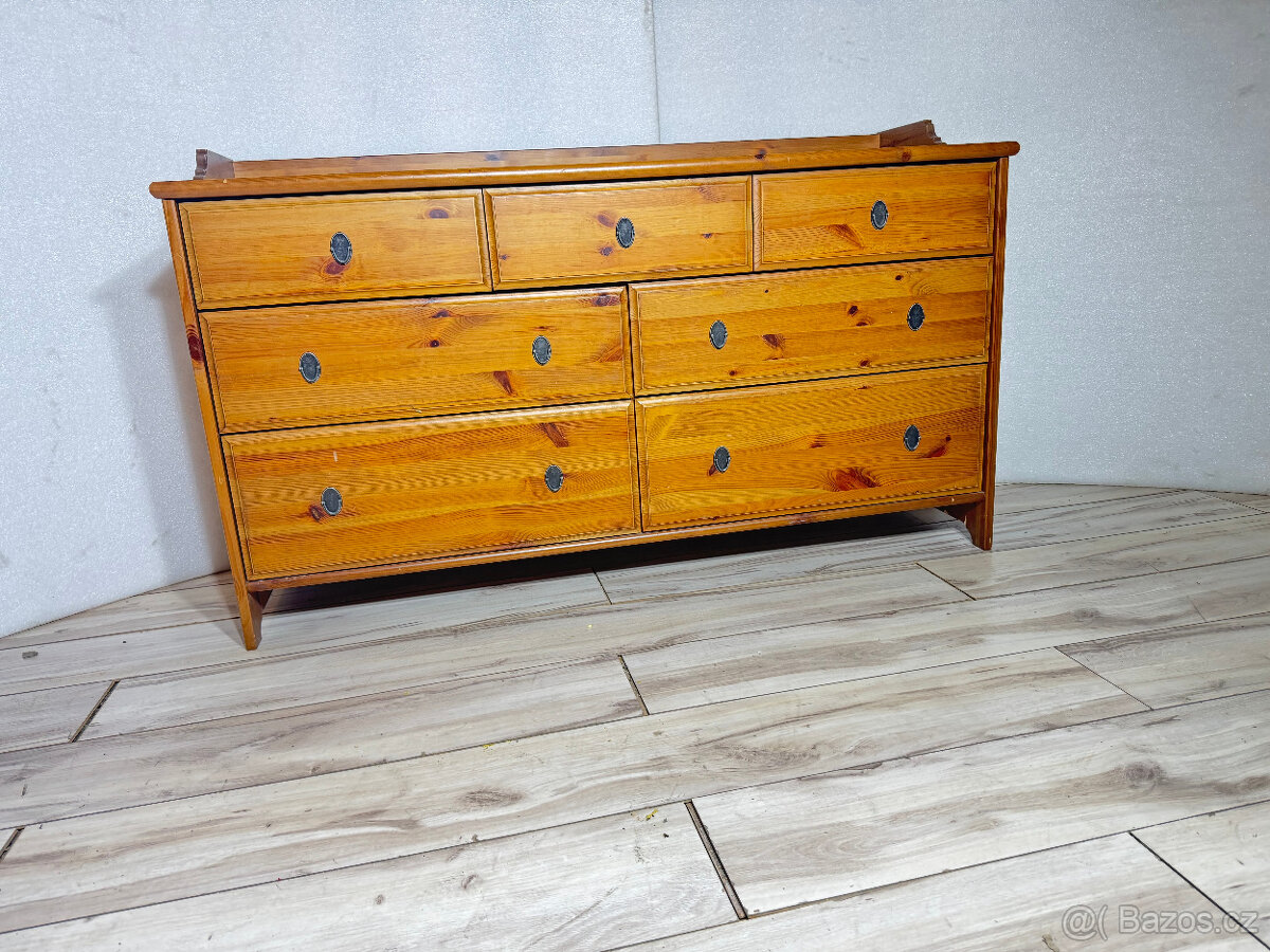 masivní dřevěný komod - 2