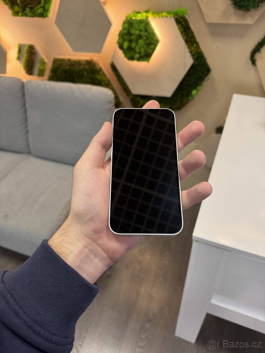 iPhone 16e 128GB White - 2