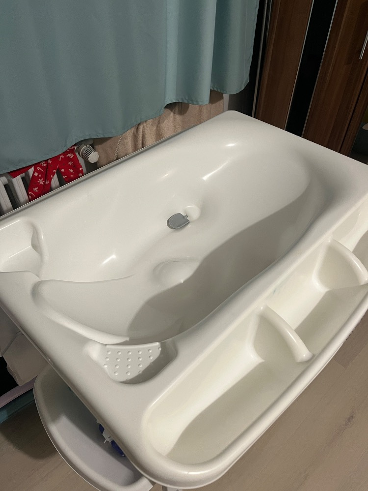 Přebalovací pult s vaničkou - 2