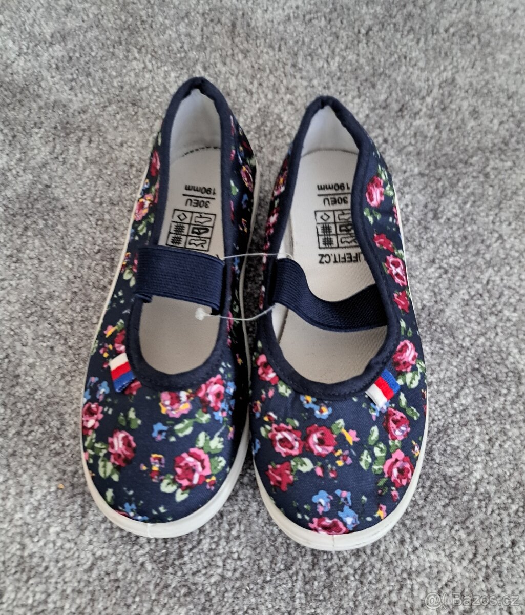 Dívčí cvičky, vel. 30 - 2