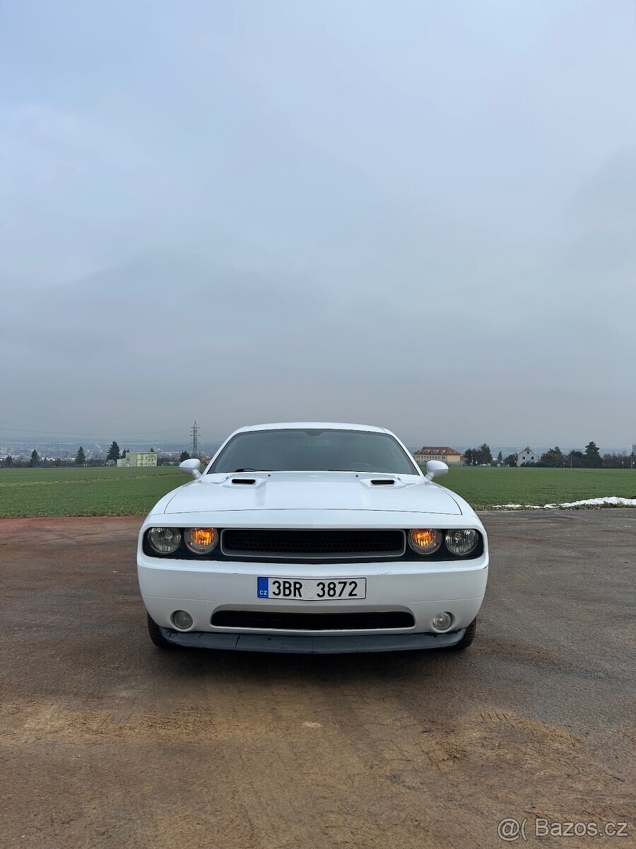 Dodge Challenger R/T 5.7 hemi - 2