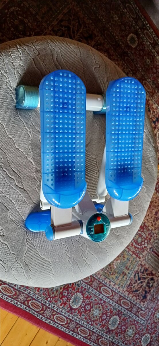 Steper na cvičení nohou + hýždí - 2