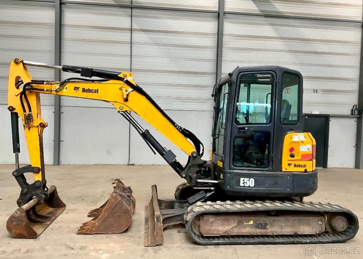 BAGR BOBCAT E50 - 2