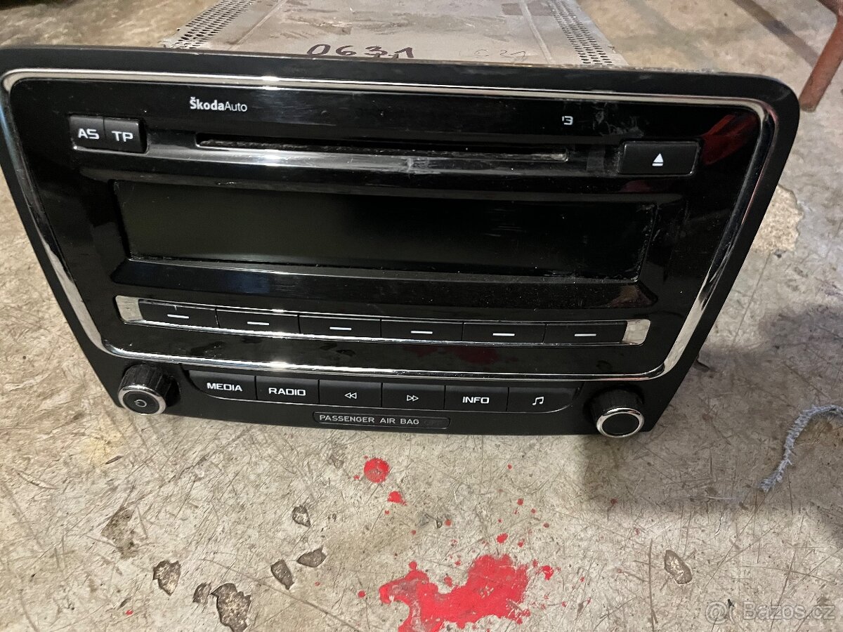 Škoda Superb 2-originální autoradio - 2