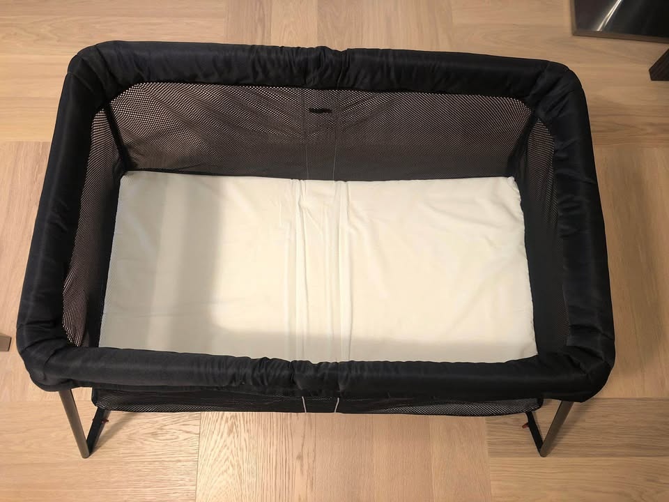 Cestovní postýlka Baby Björn - 2