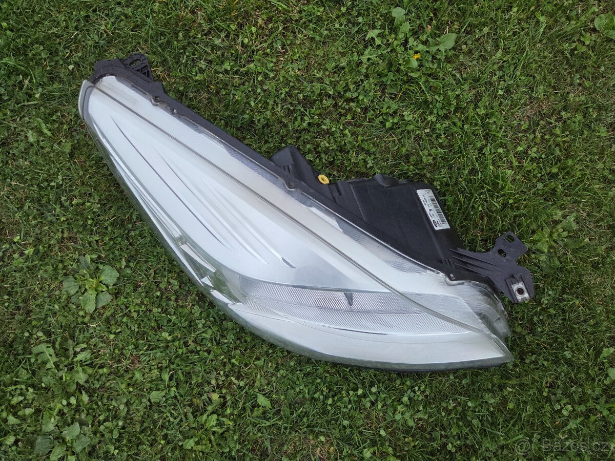 Přední pravé světlo Ford Kuga MK.II - 2