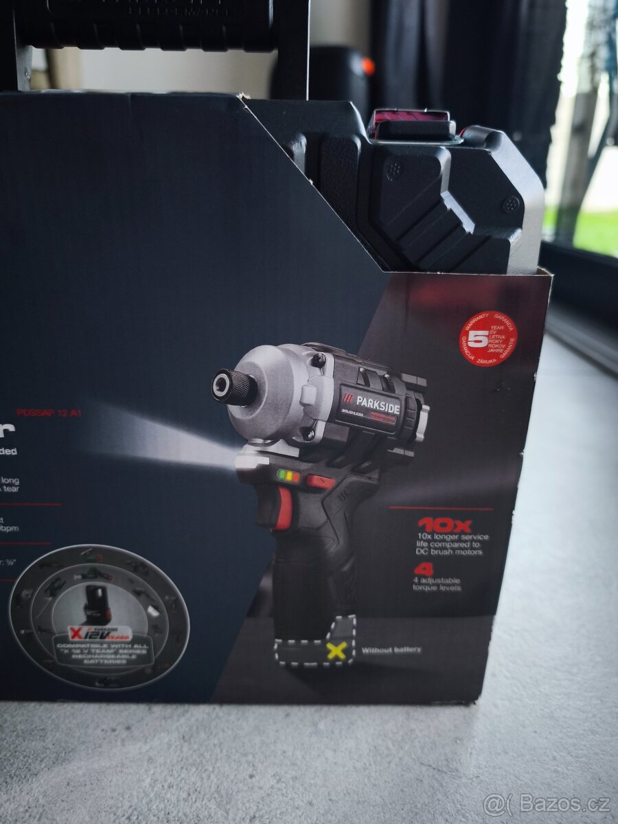 Aku rázový utahovák - 2