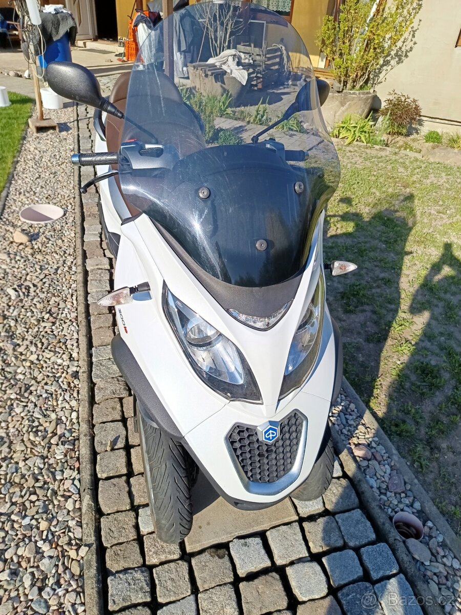 Piaggio MP3 - 2