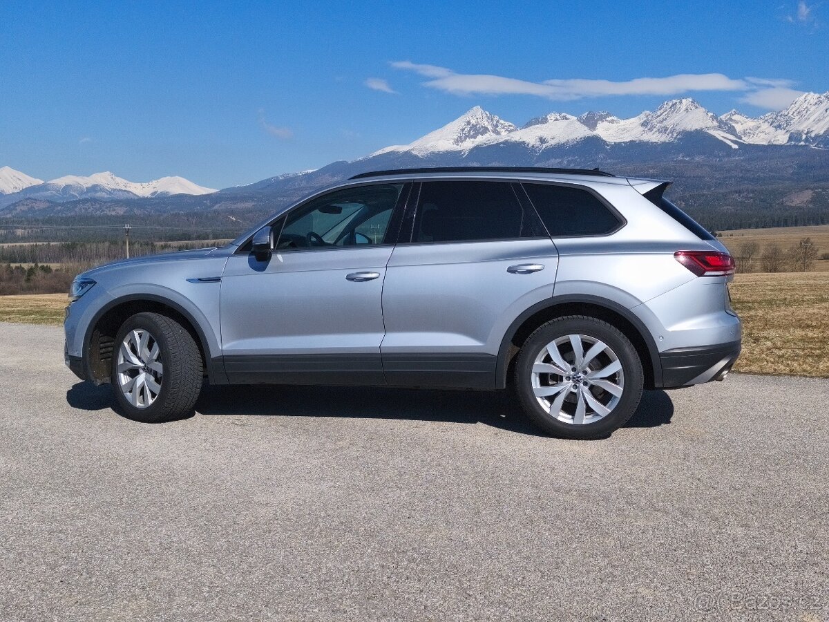 Volkswagen Touareg - 2