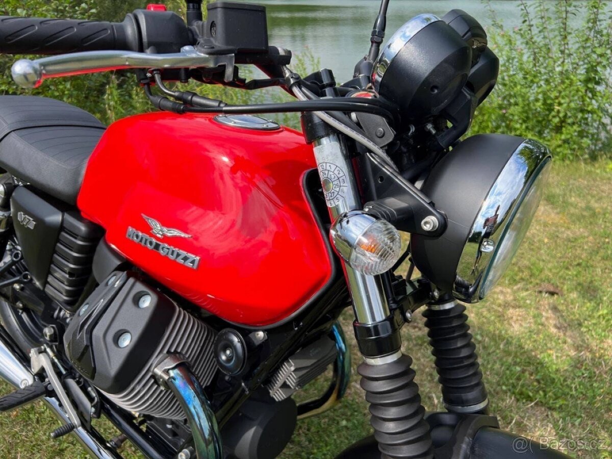 Prodám MOTO GUZZI V7 II STONE - 2