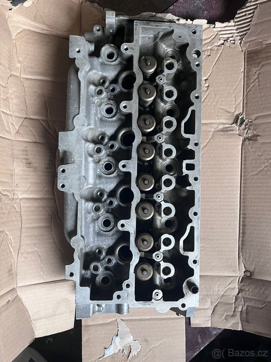 Hlava motoru Ford Turneo Connect - 2