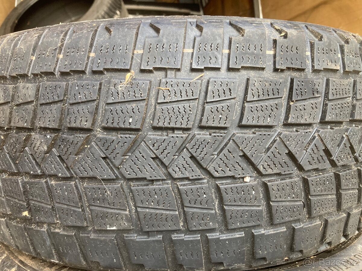 2x zimní pneumatiky 235/50 R18 - 2