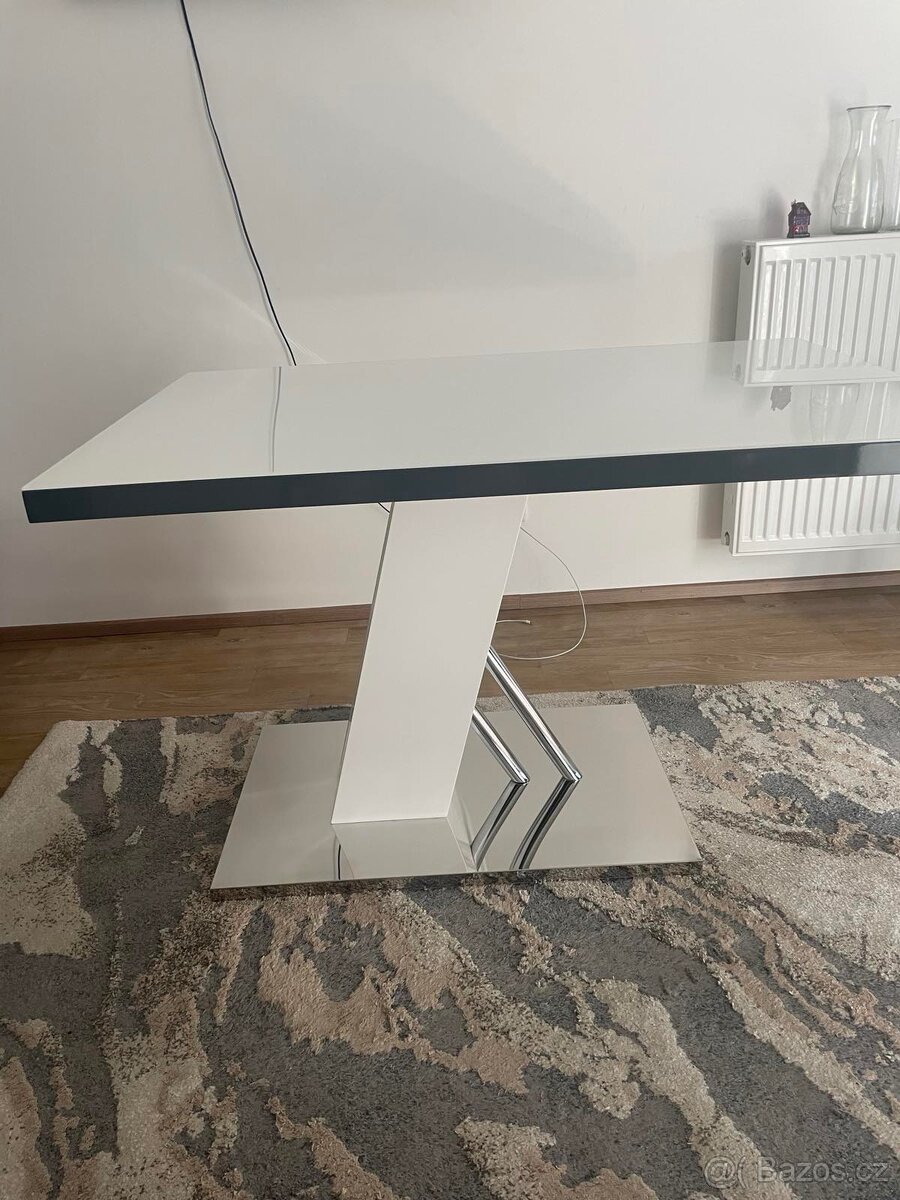 Jídelní stůl – bílý lesk, moderní design - 2