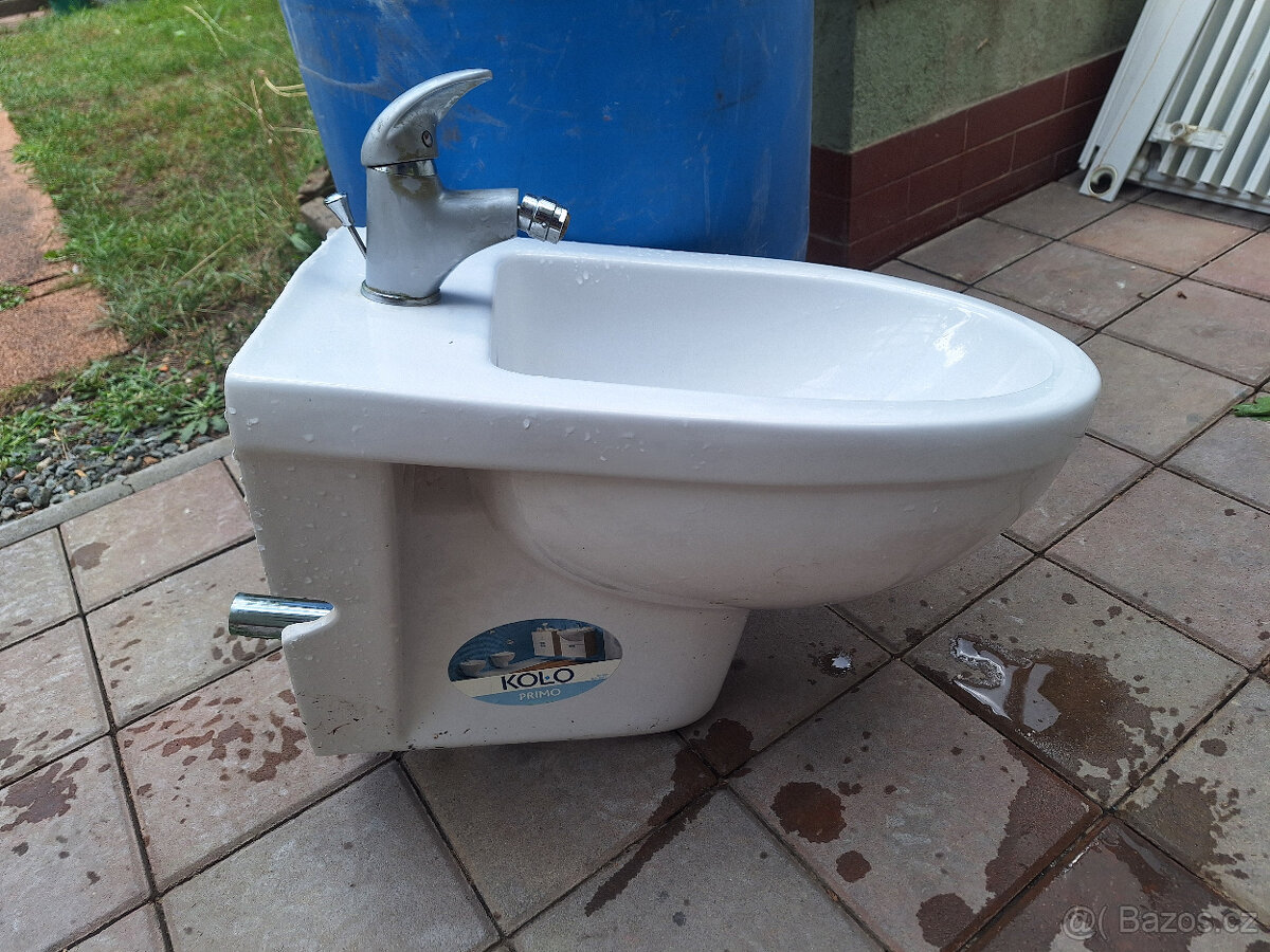 Bidet závěsný - 2
