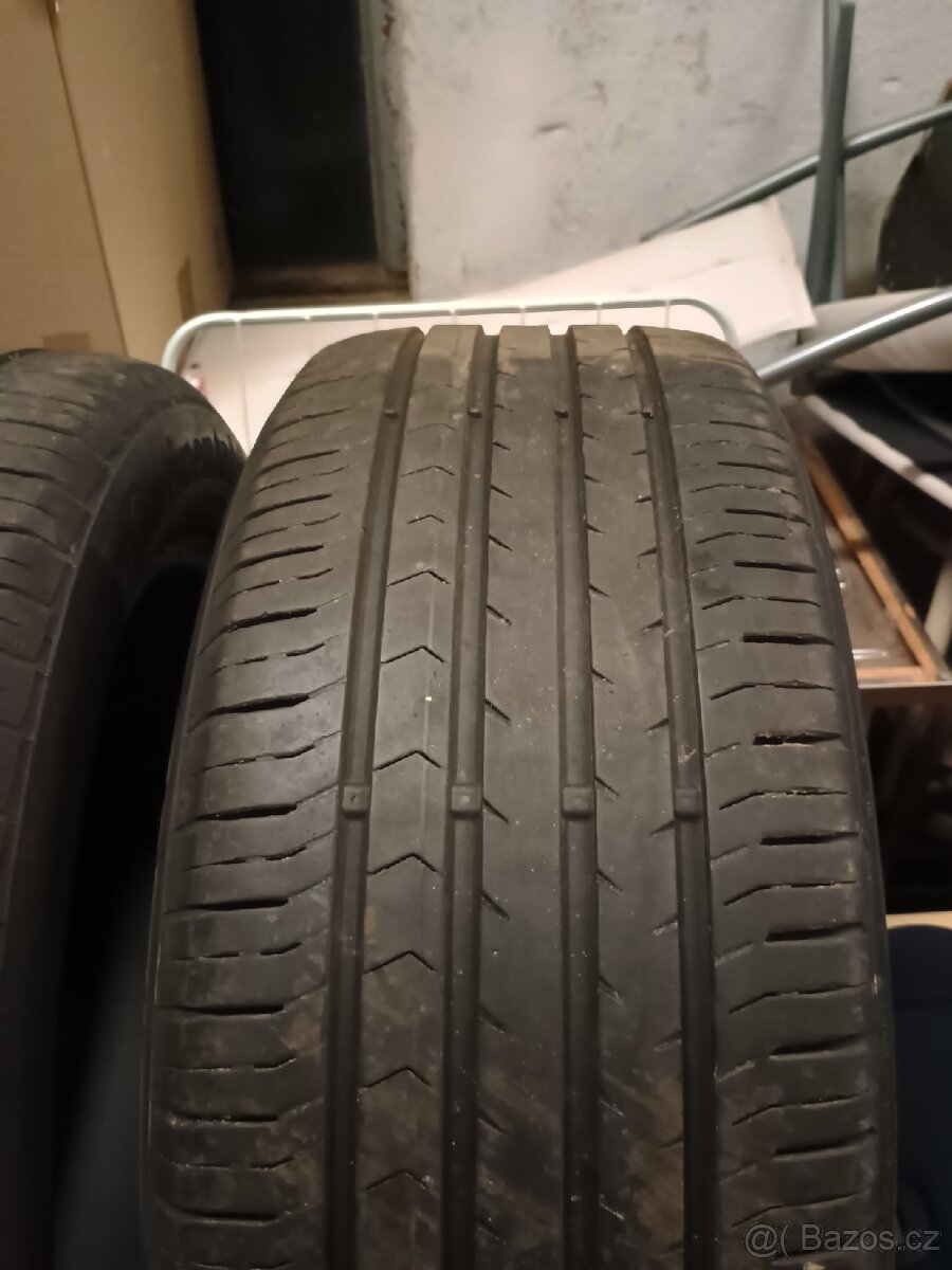 Continental ContiPremiumContact 215/55 R17 - 2